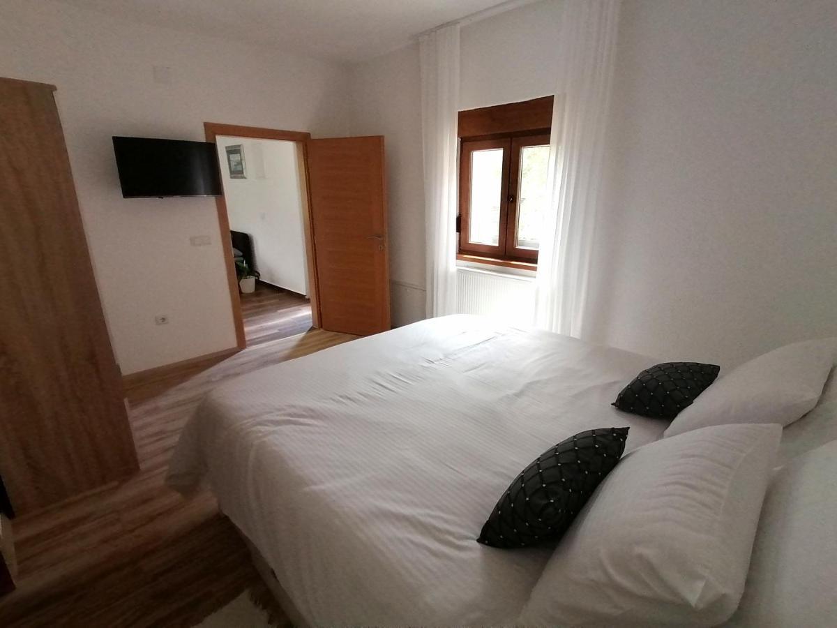 Farma & Apartmani Opg Sasa Delic Korenica Extérieur photo
